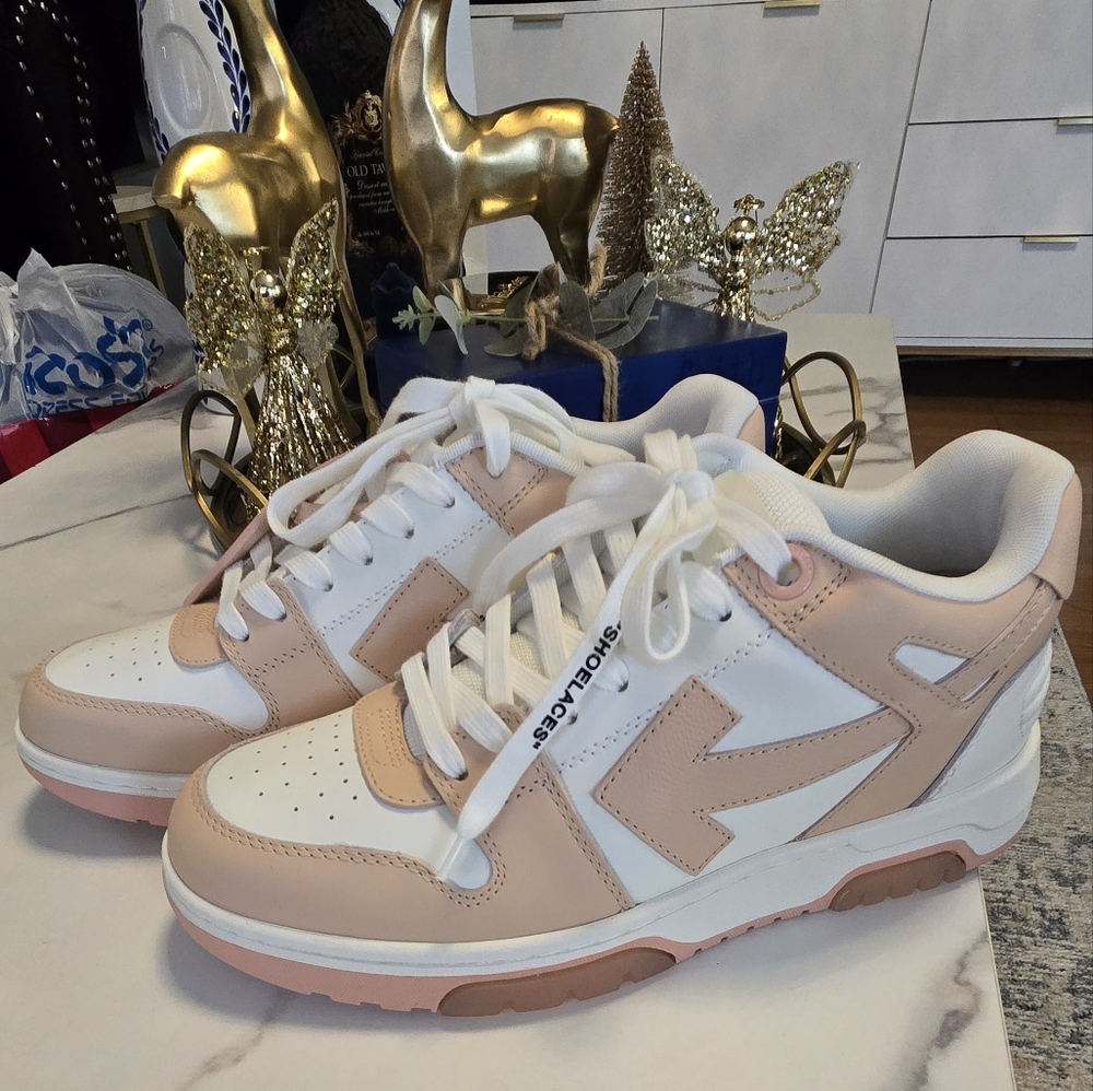 OFF-WHITE SNEAKERS